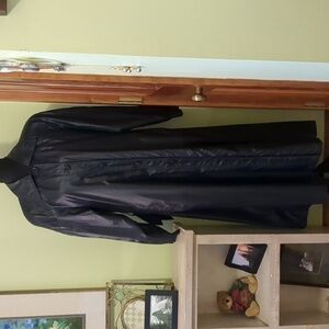 Vintage Towne rain trench coat by London Fog!